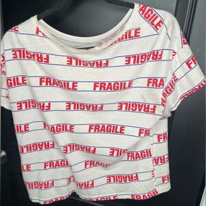 ZARA TRAFALUC t-shirt with “Fragile” pattern. Pure Cotton. Portugal. Stretchy